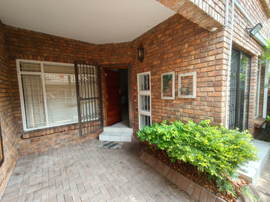 3 Bedroom Property for Sale in Safari Gardens North West